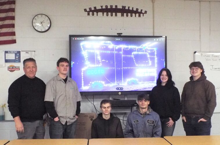 Students assist with Joy of Christmas Lighting Display in Columbiana